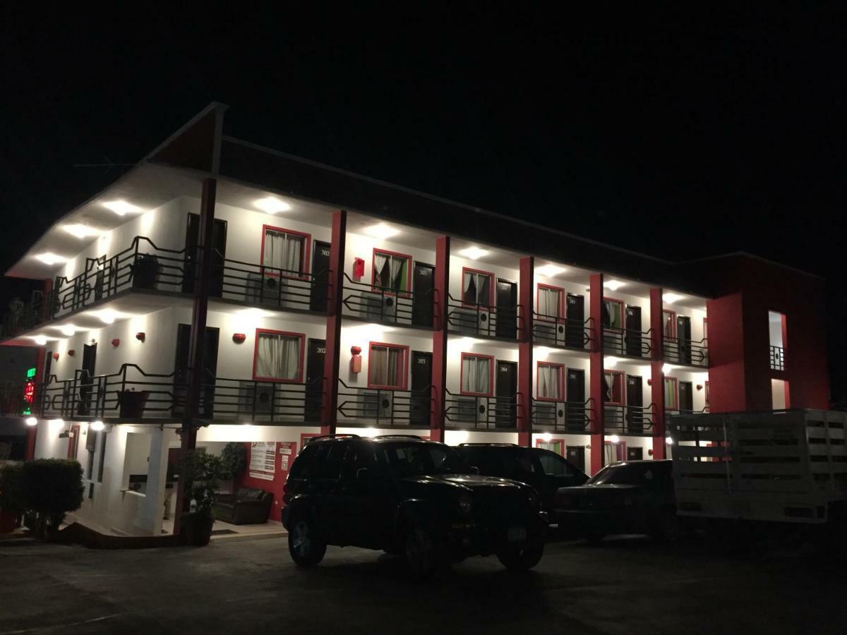 Hotel Descanso Inn 提华纳 外观 照片